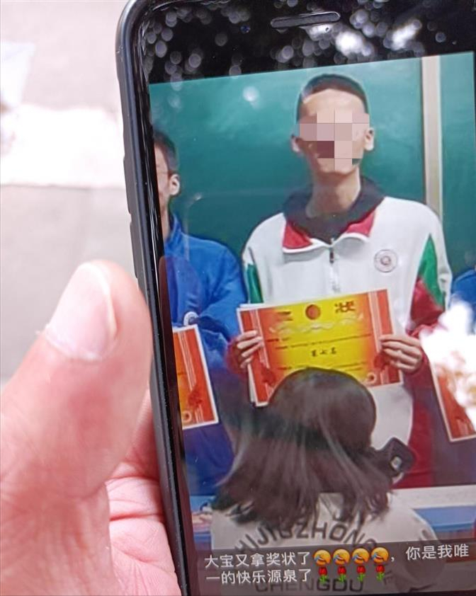 成都17岁中学生校内坠亡，教育局通报，家属：不认同，要看完整监控