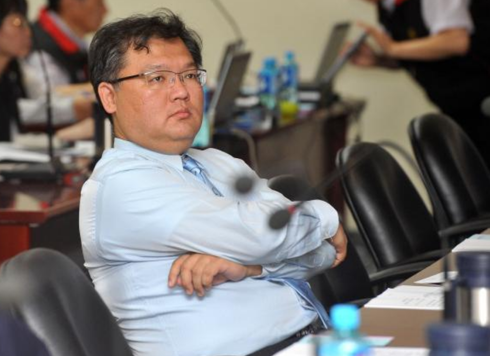 除了江啟臣外，就看韓國瑜了