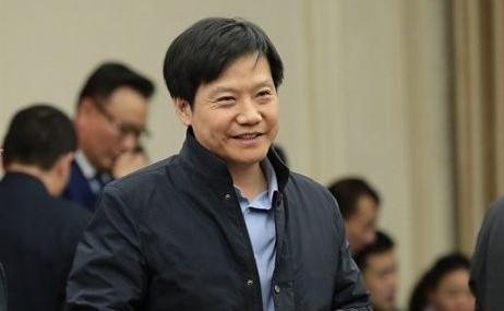 北京新首富出现，刚刚受邀上了城楼，就立刻捐出174亿给慈善机构