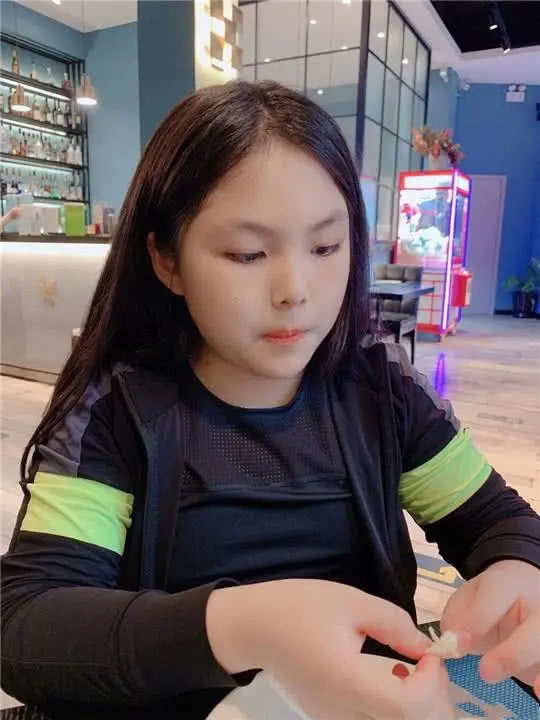 7年过去，“富养”的王诗龄和“穷养”的森蝶，