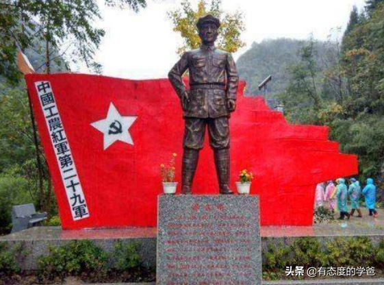 紅軍這個(gè)軍，只存在了一個(gè)多月，因?yàn)橐粋€(gè)神棍，軍長和政委全犧牲