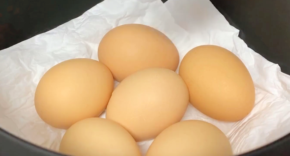 雞蛋不用水煮了，只需要1張紙，1分鐘煮一鍋，老嫩適中輕鬆剝殼