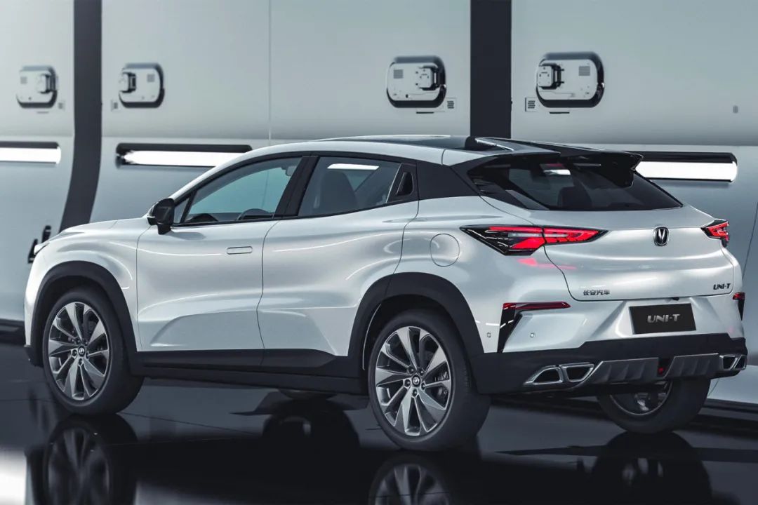 不用追求个性而牺牲实用，这几款帅气SUV同样“顾家”