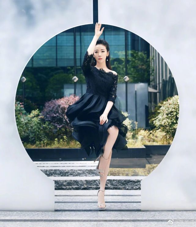 “北影三朵花”之一，半张脸都花了，都挡不住陈紫函的美貌