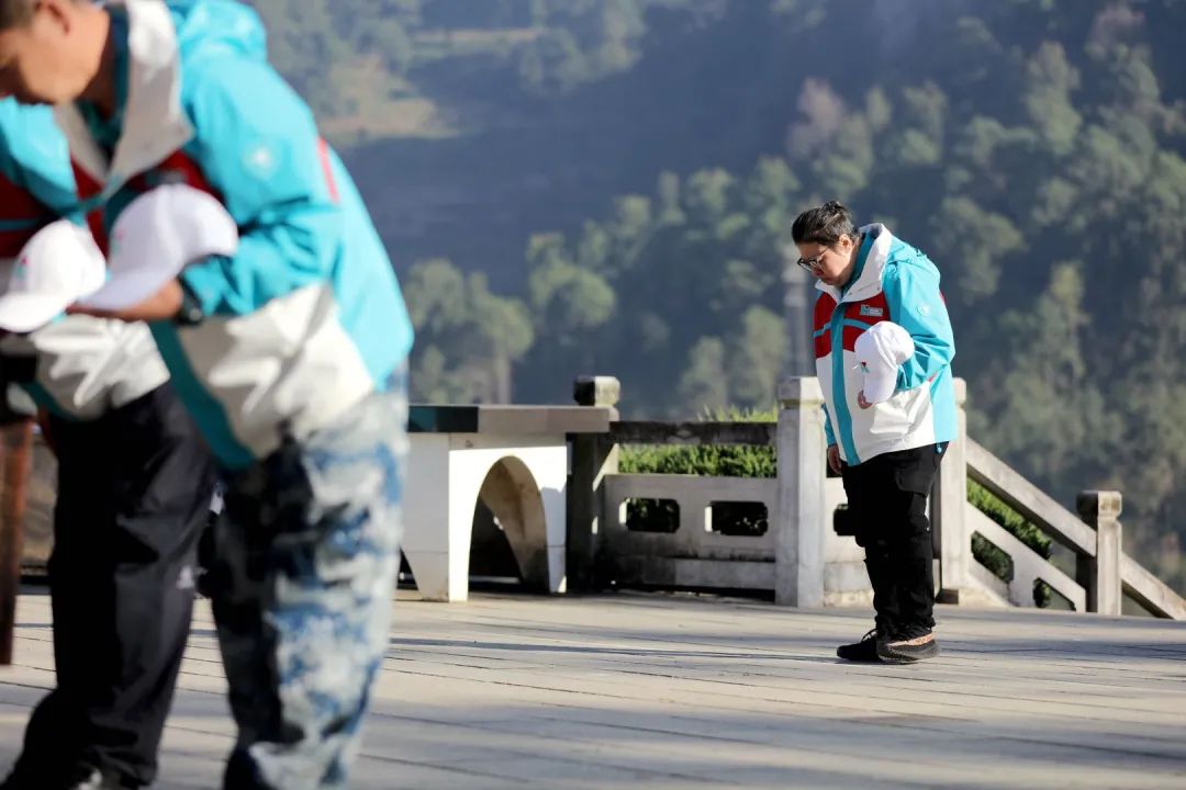 坚持就是胜利——韩红爱心百人援滇公益活动纪实