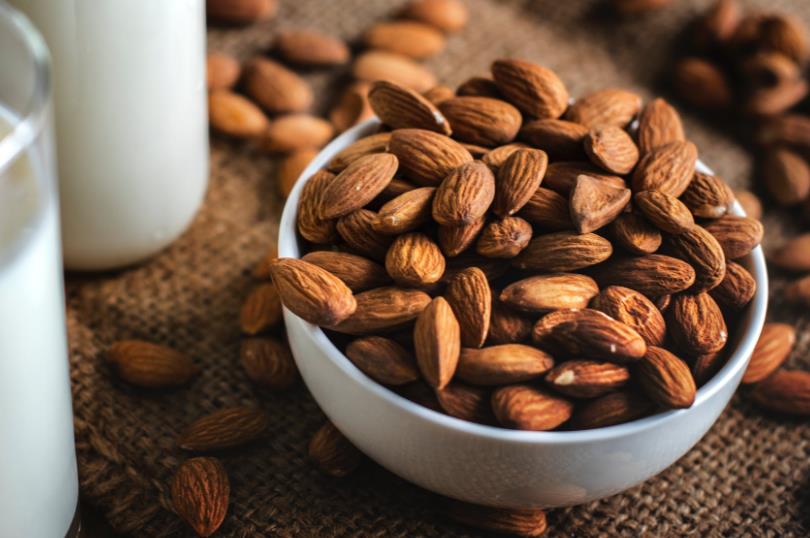 三只松鼠一季度净利下降24.58% 年内开1000家松鼠小