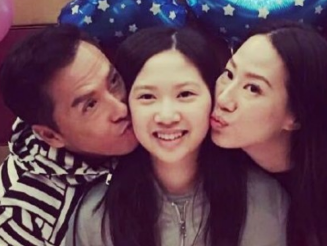 有种“基因”叫甄子丹女儿，避开爸爸所有基因，与妈妈复制粘贴