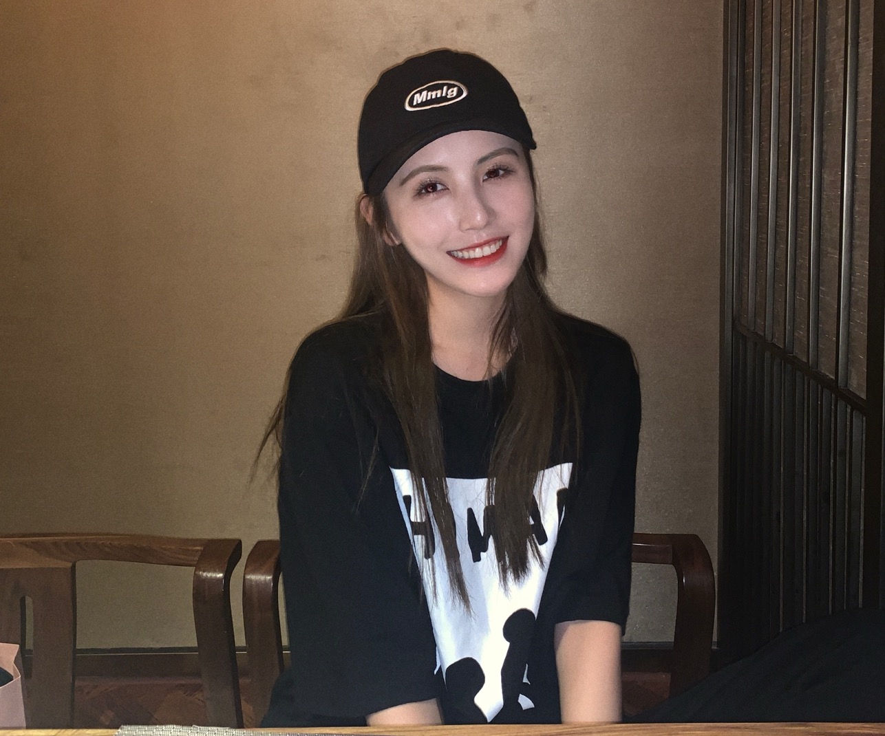 王思聪新女友晒照大秀身材！高颜值被赞状态佳