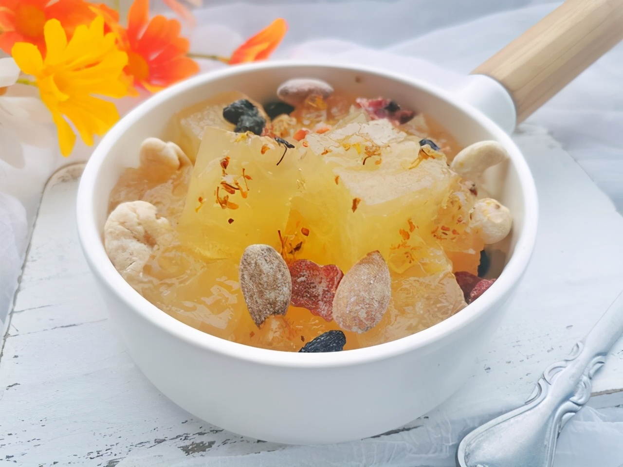 五月，少吃牛羊肉多吃銀耳，5種做法換著來，清熱去火好處多