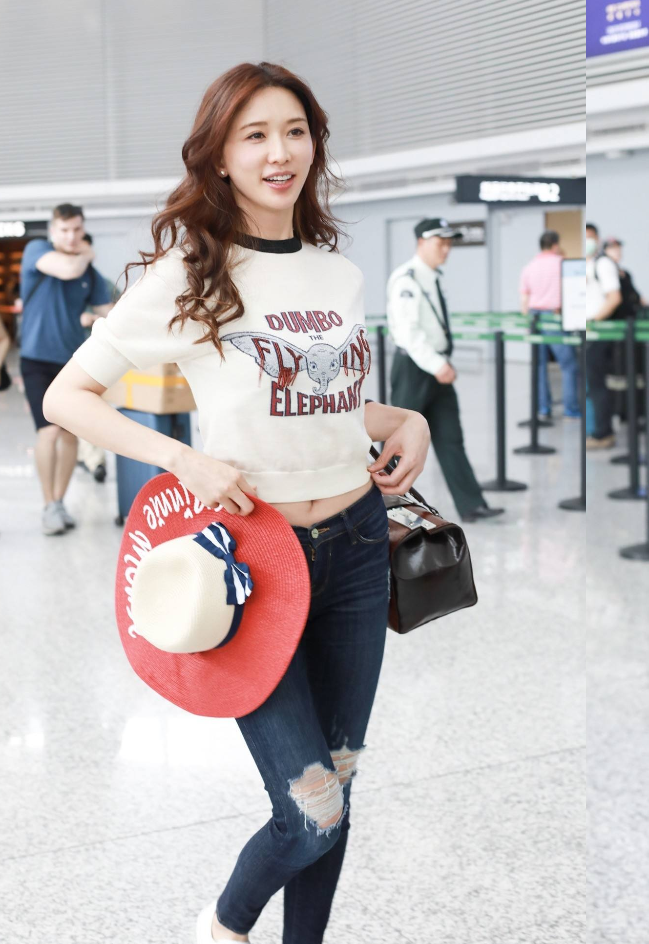 45岁林志玲婚后了不得，牛仔裤这么紧照样穿，简