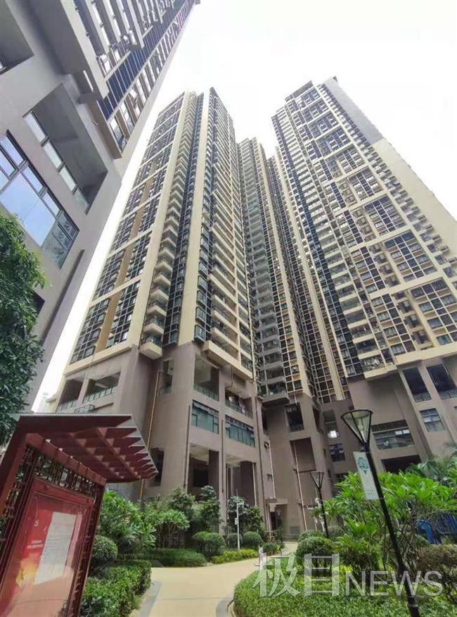 广州一幼童从22楼坠亡，事发小区多户阳台未装防护网