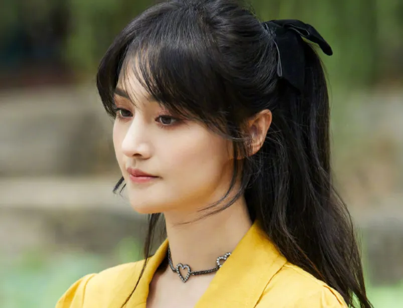 郑爽用过的水杯卖2500，知道原价后：是我不配拥