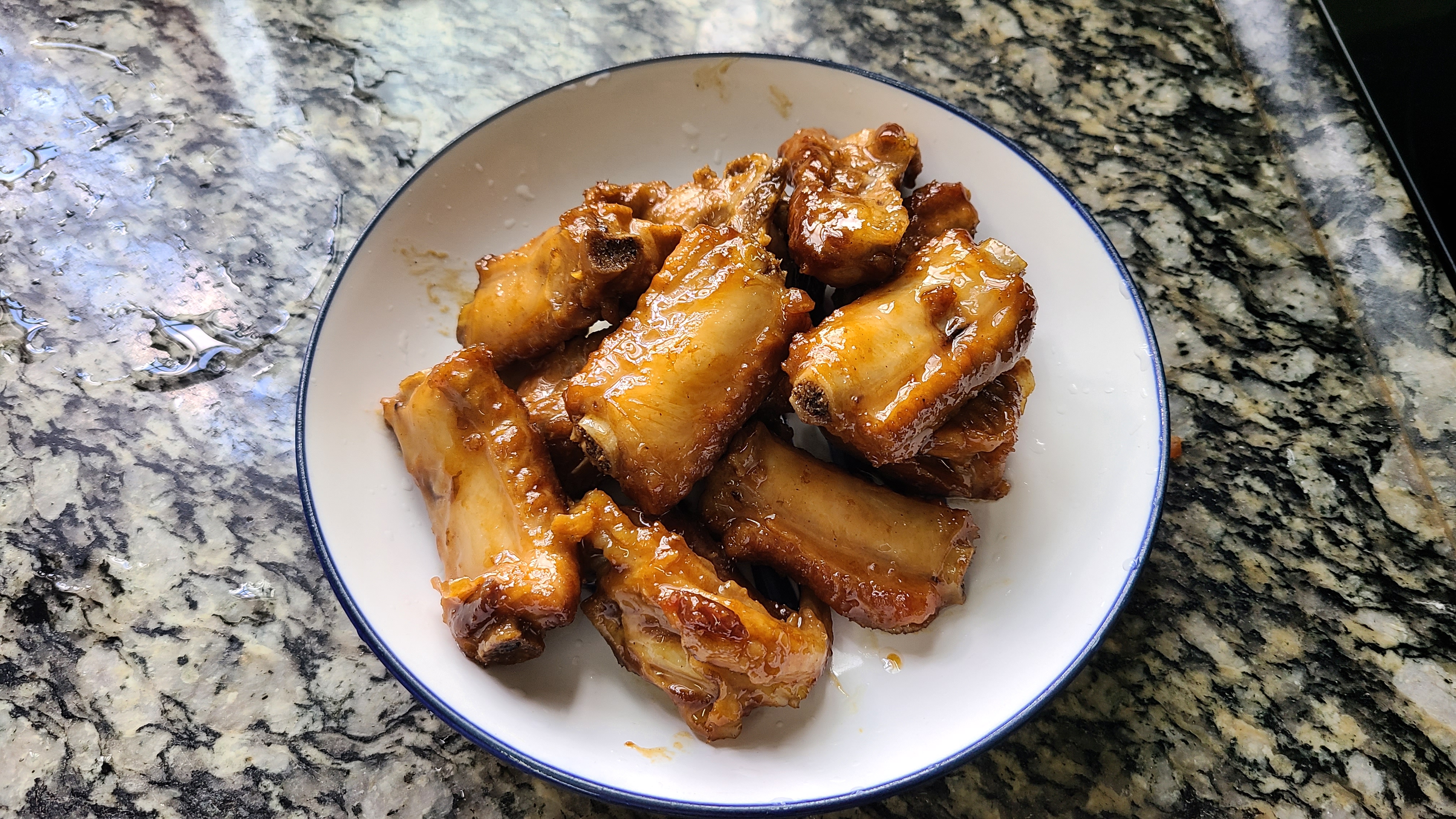 酸梅排骨，广东人做出来就是好吃，味道特别又开胃，太下饭
