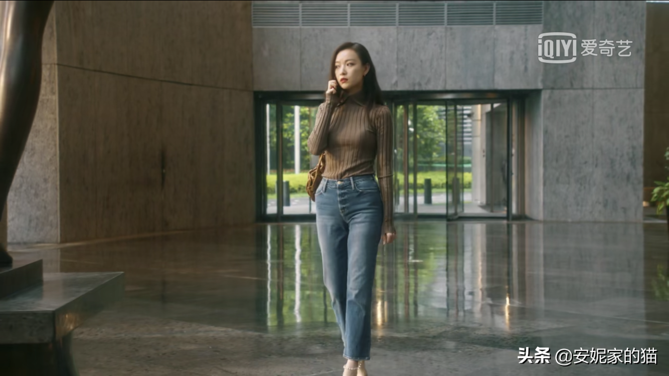 《流金岁月》热播：比起剧情，倪妮的朱锁锁职