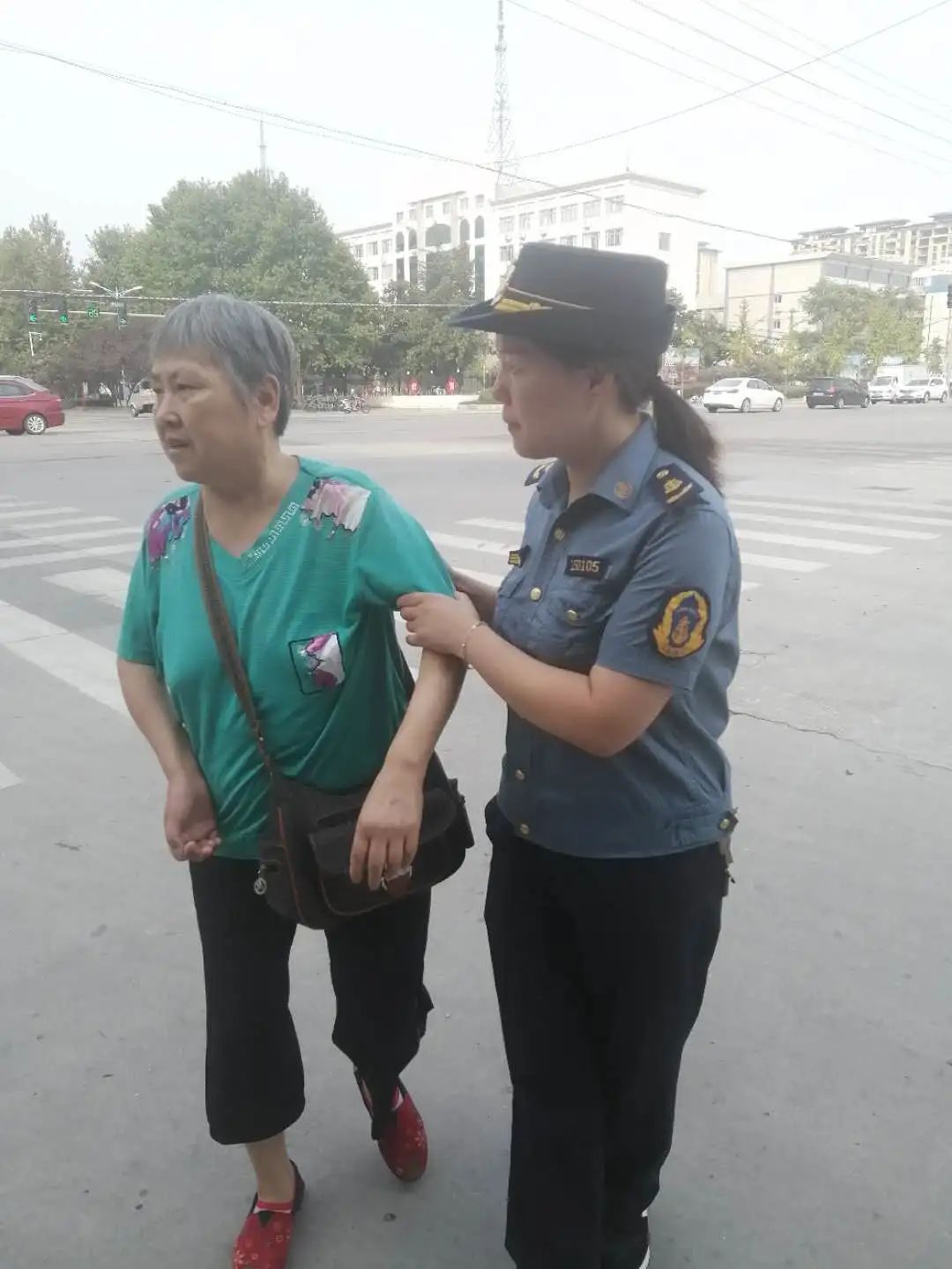 信阳交通运输执法：创建文明城市，交通执法人在行动