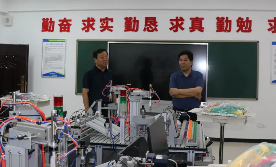 河南省漯河市舞阳中等专业学校到魏县职教中心观摩交流