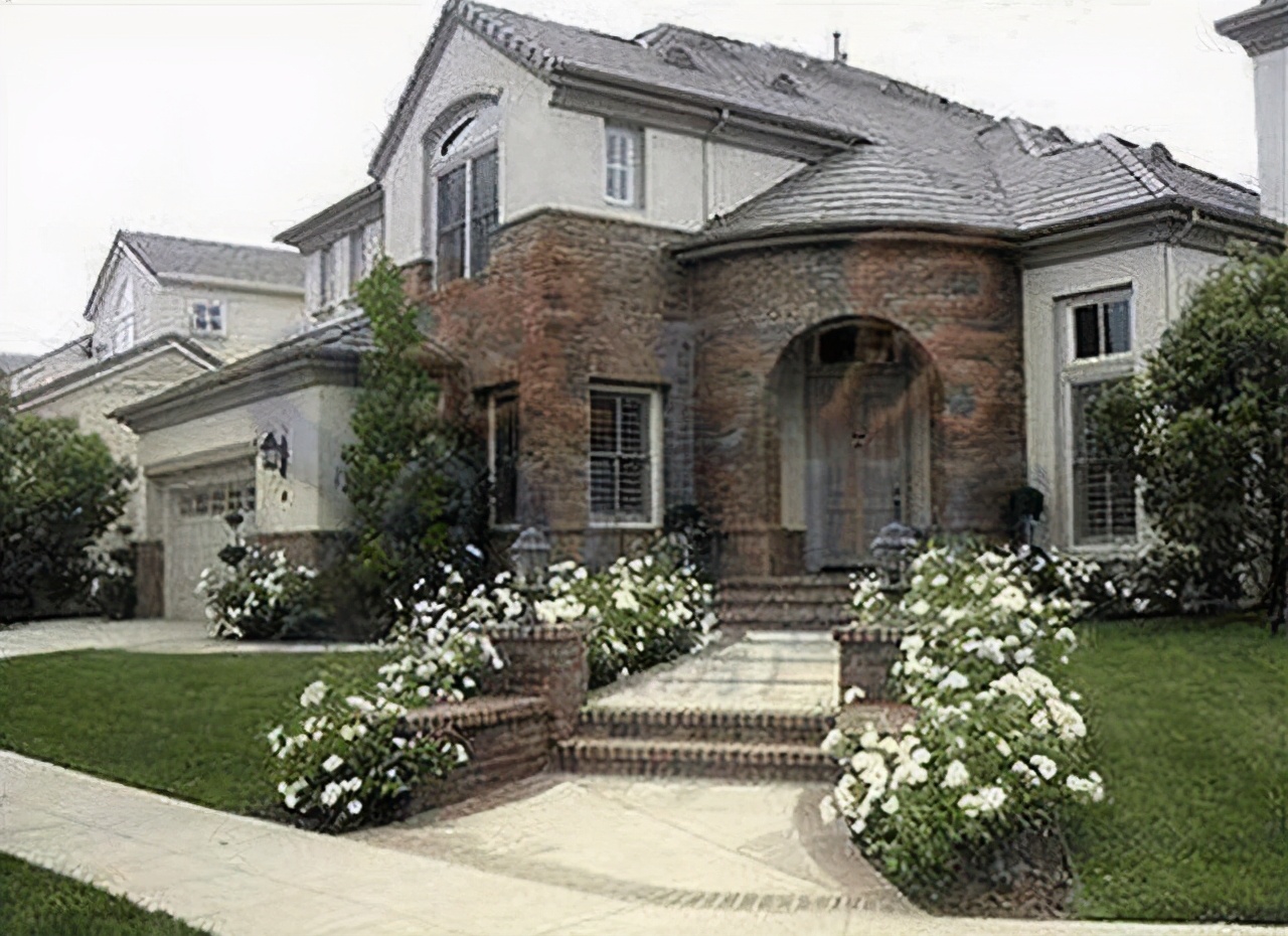 林志颖上亿豪宅有多豪？客厅摆法拉利做装饰，