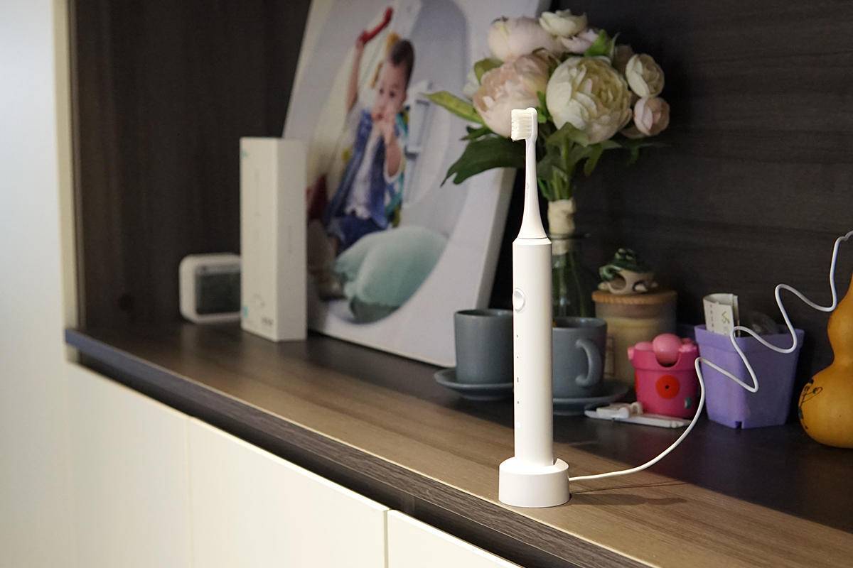 让牙齿“自动”变干净，infly声波电动牙刷究竟如何？