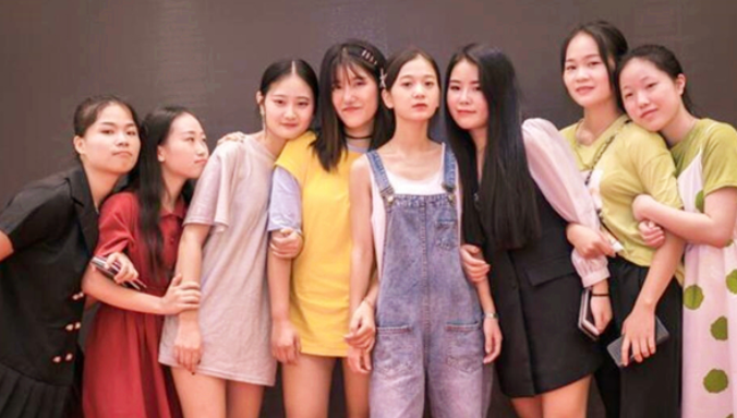 小学没毕业的“董事长”张曼如，23岁拥78亿身家，人生履历全靠编