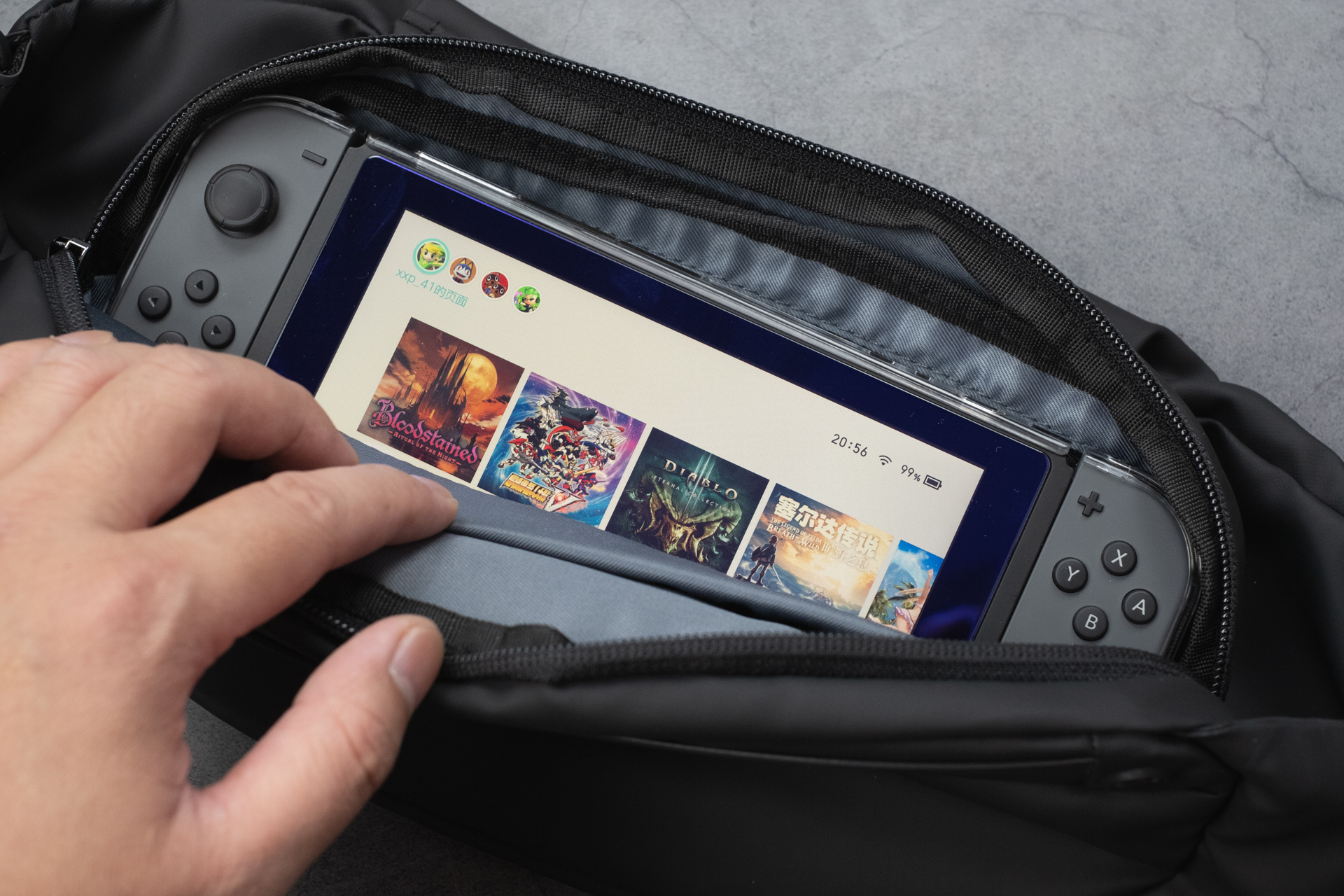 冬天背包太笨重？几何设计的斜挎包巨能装，全球众筹超1600万