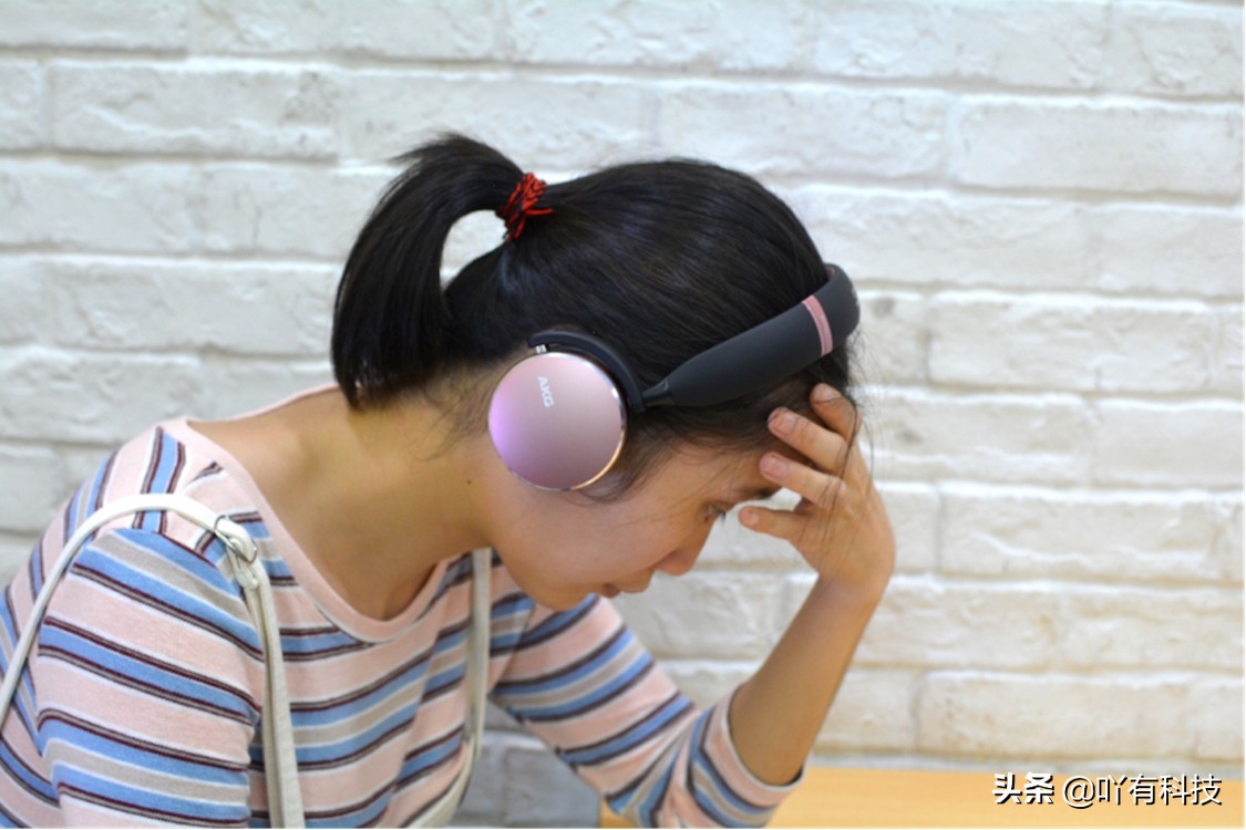 AKG Y500无线蓝牙耳机上手体验，小清新的它配小清新的你