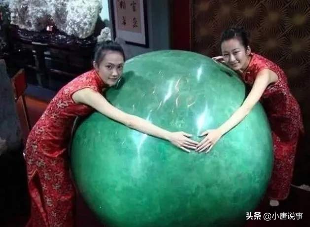 男子挖出6吨重夜明珠，被估价26亿，如今却成了“路灯”