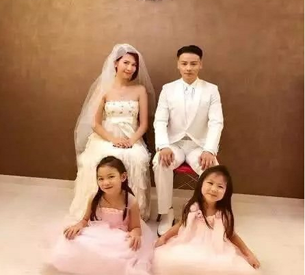 蔡少芬全家為女兒慶生，母女嘟嘴親吻張晉捏臉，魚蛋被蛋糕饞哭