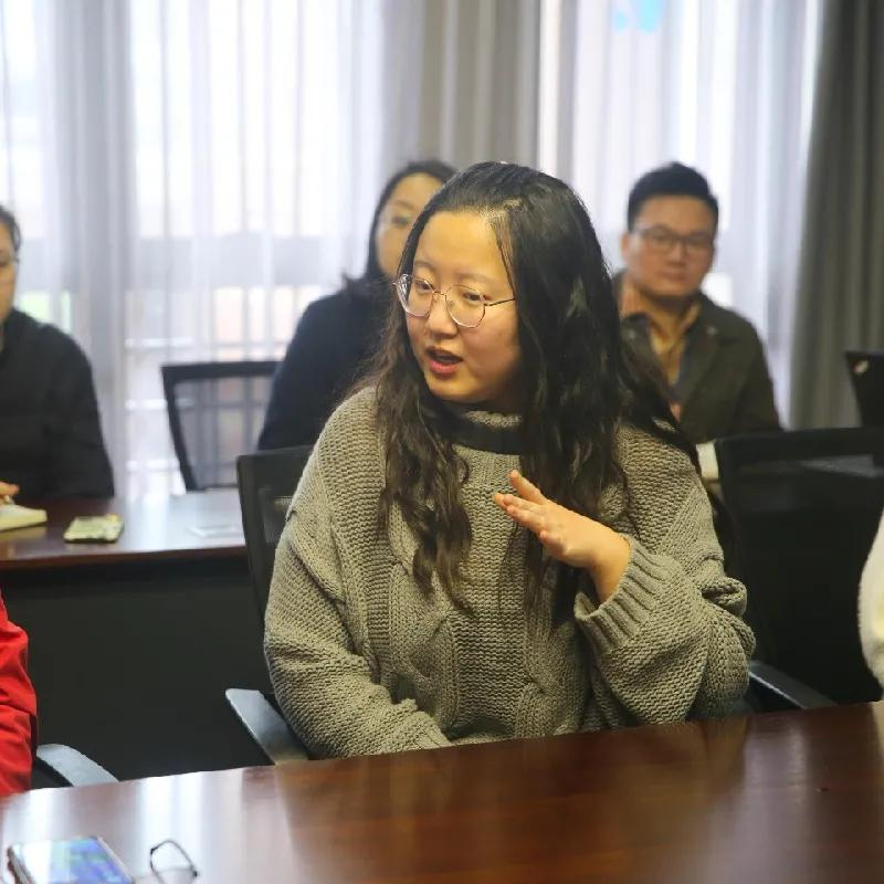 倾听心声,共话发展,王立校长座谈学生代表