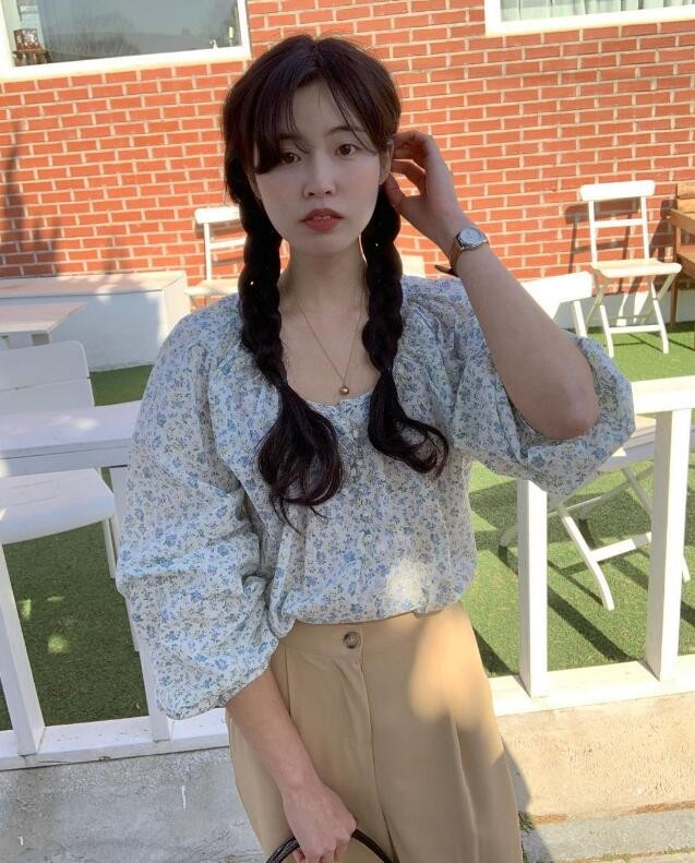 色彩鲜艳元气满分夏日穿搭 清新少女必学起来