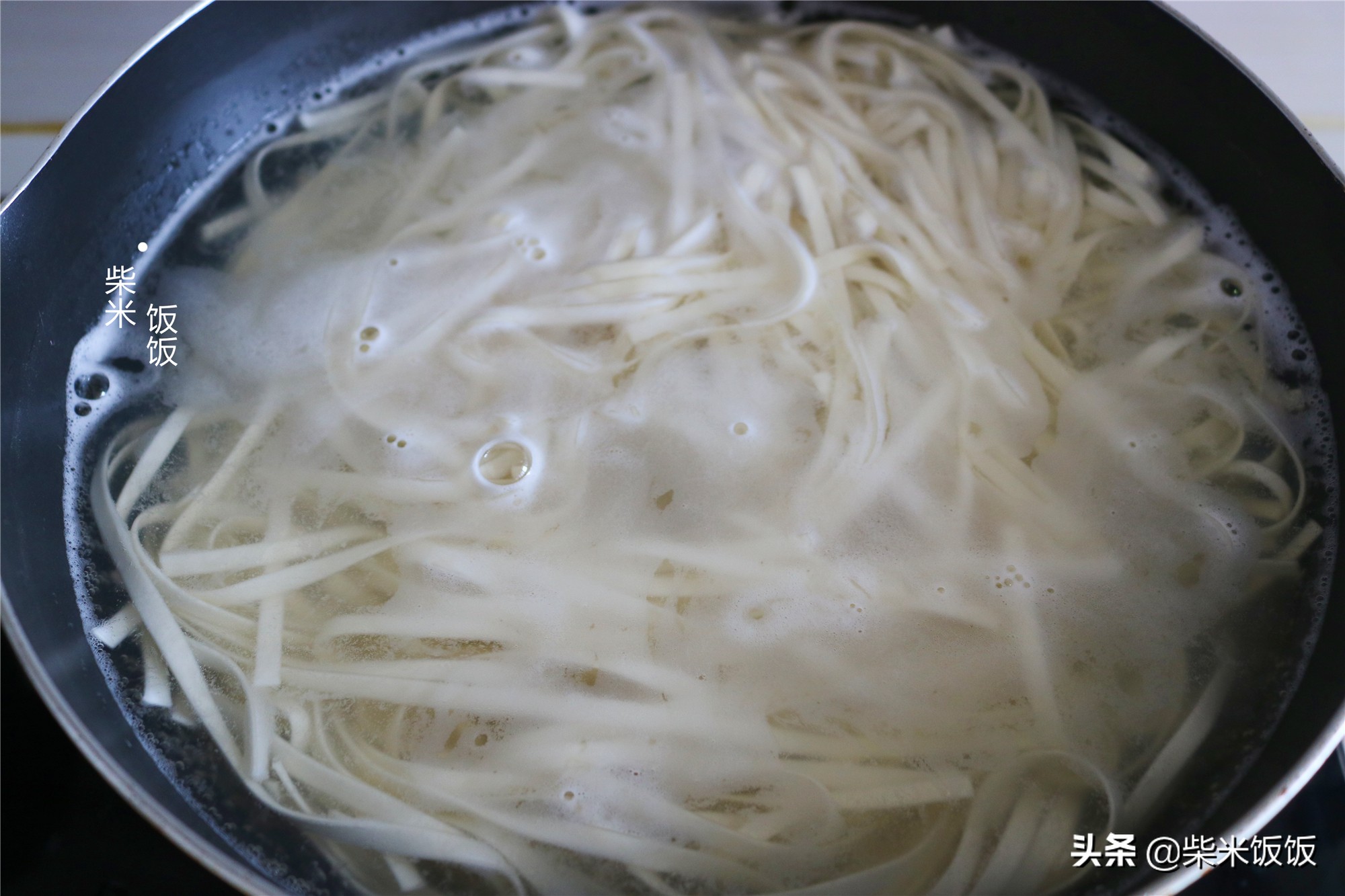 巨好吃的炸酱面，只要家常调味料，做法简单，夏天吃正合适