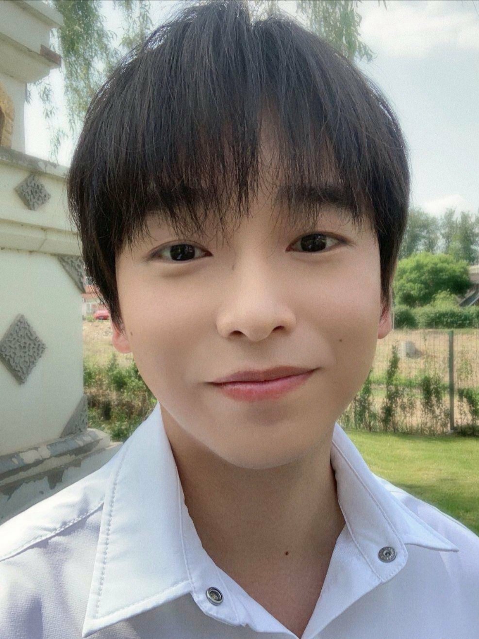 自拍他拍区别有多大？彭昱畅李易峰还好，看到