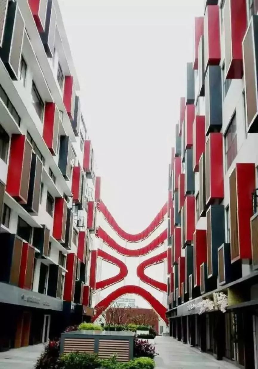 电子烟颠覆下，老卷烟厂路在何方