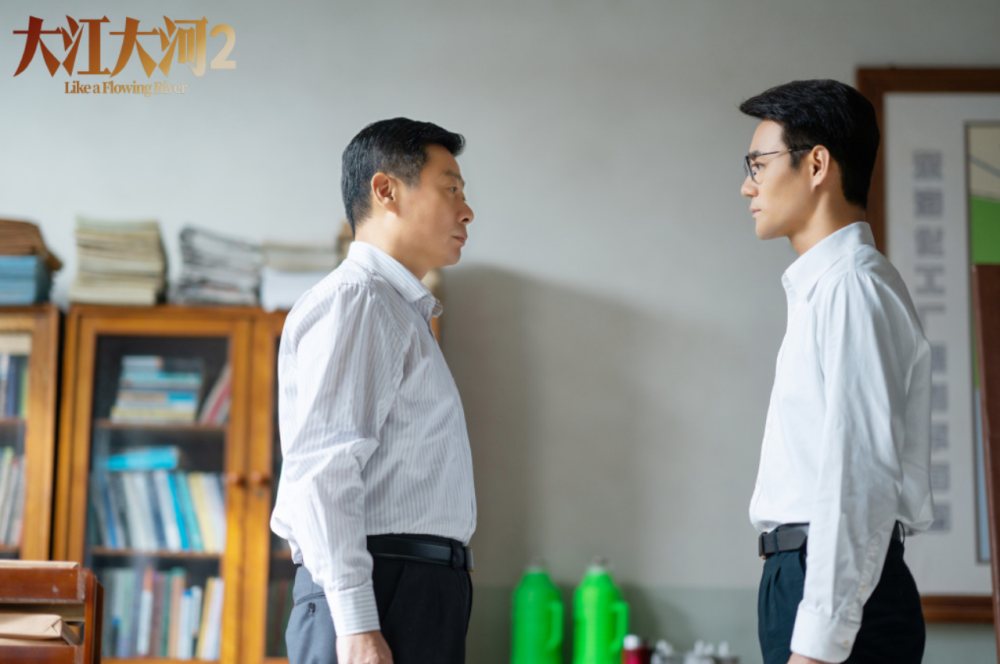 王凯霸气硬刚李光洁，《大江大河2》首播看劲足，两集刷完不过瘾