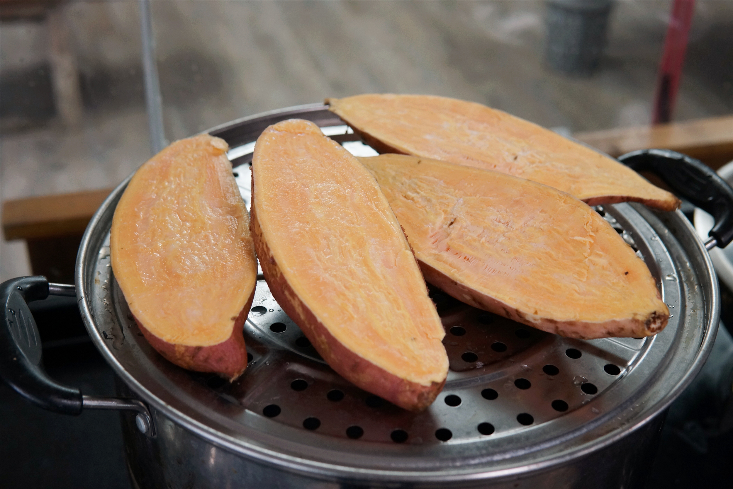 秋天，吃山药吃南瓜别忘了吃它，烤一烤香甜如蜜，太过瘾了