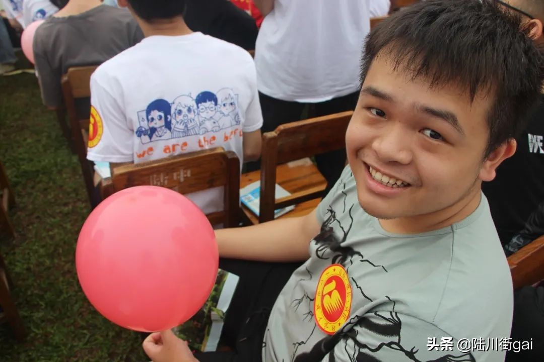 廣西陸川縣中學(xué)舉行2021十八歲成人儀式(圖17)