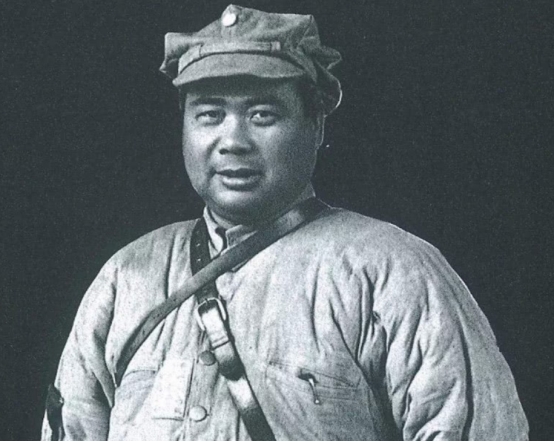 石友三：火烧少林寺，炮轰南京城，7次倒戈，最终被活埋在黄河边