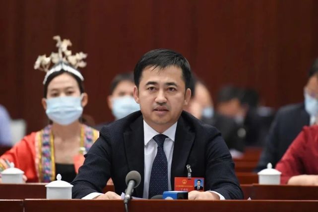 公司一年利润才4百万，却花1百万去请代言人，如今赚回3千亿