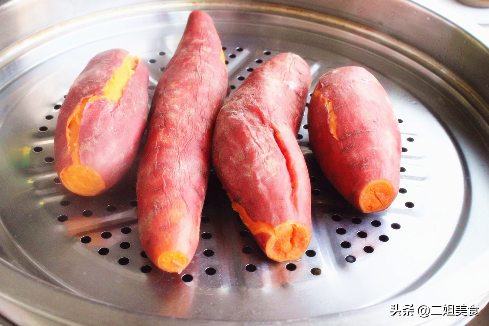 蒸红薯，牢记别直接上锅蒸了，多做2步，红薯香甜鲜嫩，真好吃