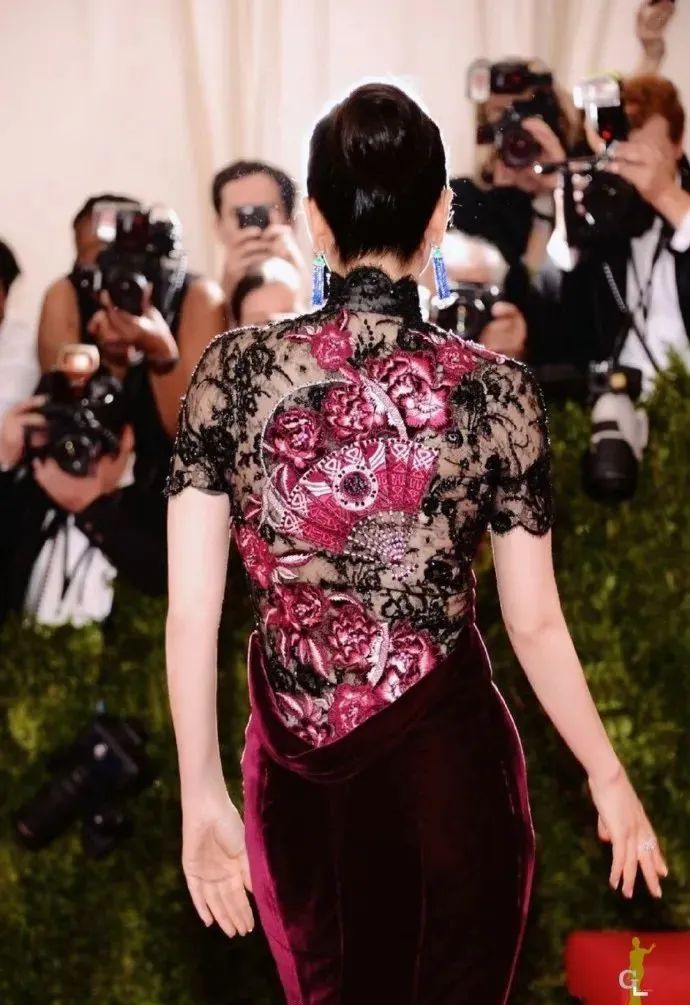 穿旗袍去奥斯卡的巩俐，才是红毯鄙视链的王者