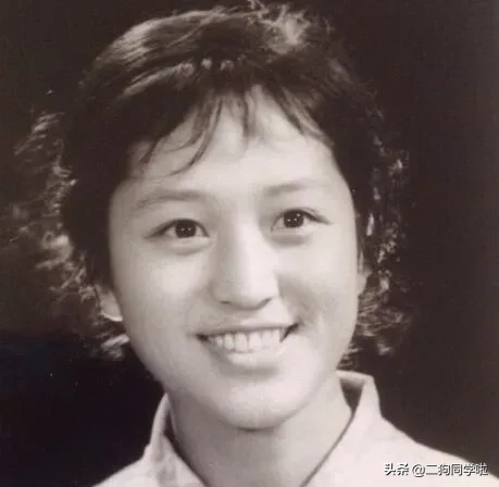 明星父母时有多好看？鹿晗李易峰妈妈都十分惊艳，胡歌爸爸帅炸天
