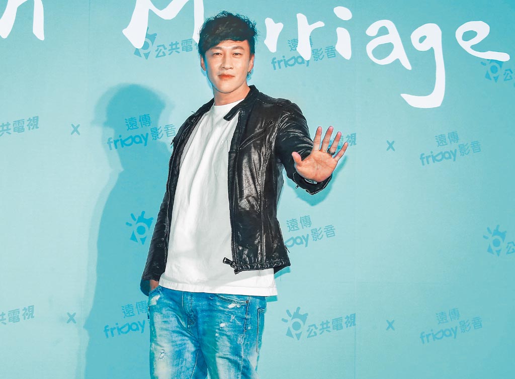 何润东结婚4年表白妻子：她几乎没有缺陷，给