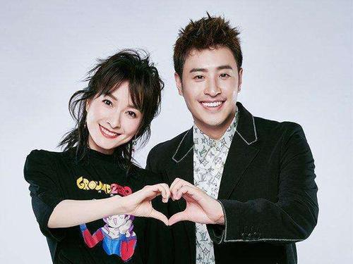 潘玮柏突然官宣结婚，周杰伦撒花为他庆祝，网