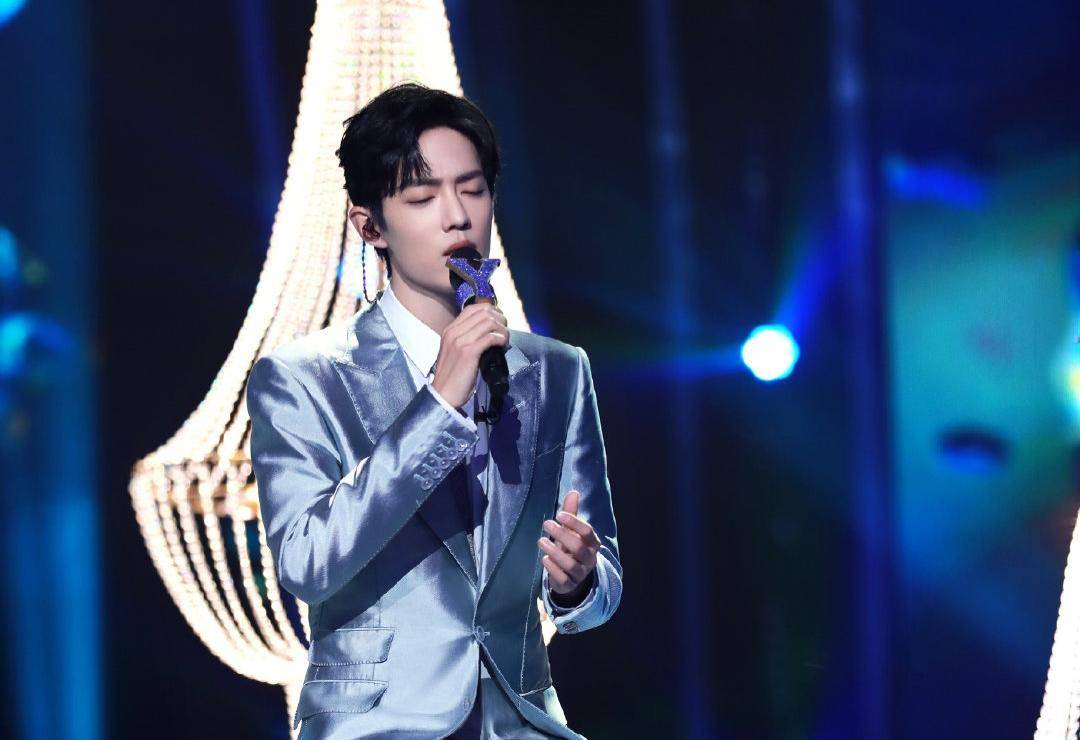 227风波过后：肖战成了“评论家”，工作室改发