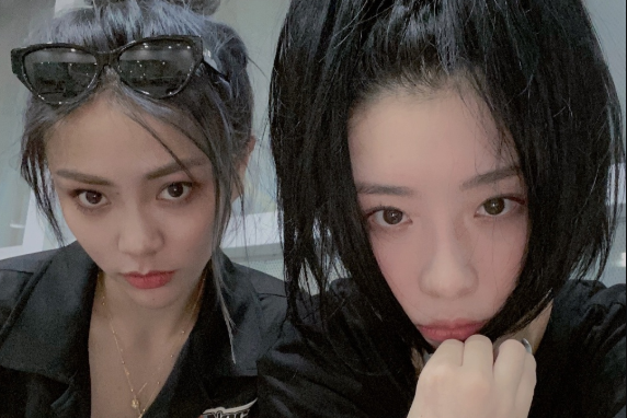 谢可寅晒THE9训练照，大家一起合影，找了半天愣