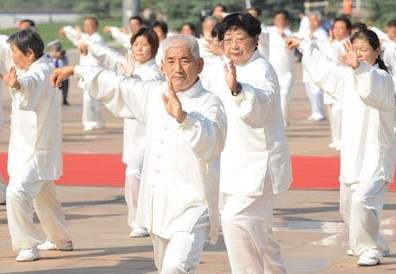 疯狂|24岁小伙疯狂健身后险些秃头 运动：这锅我不背