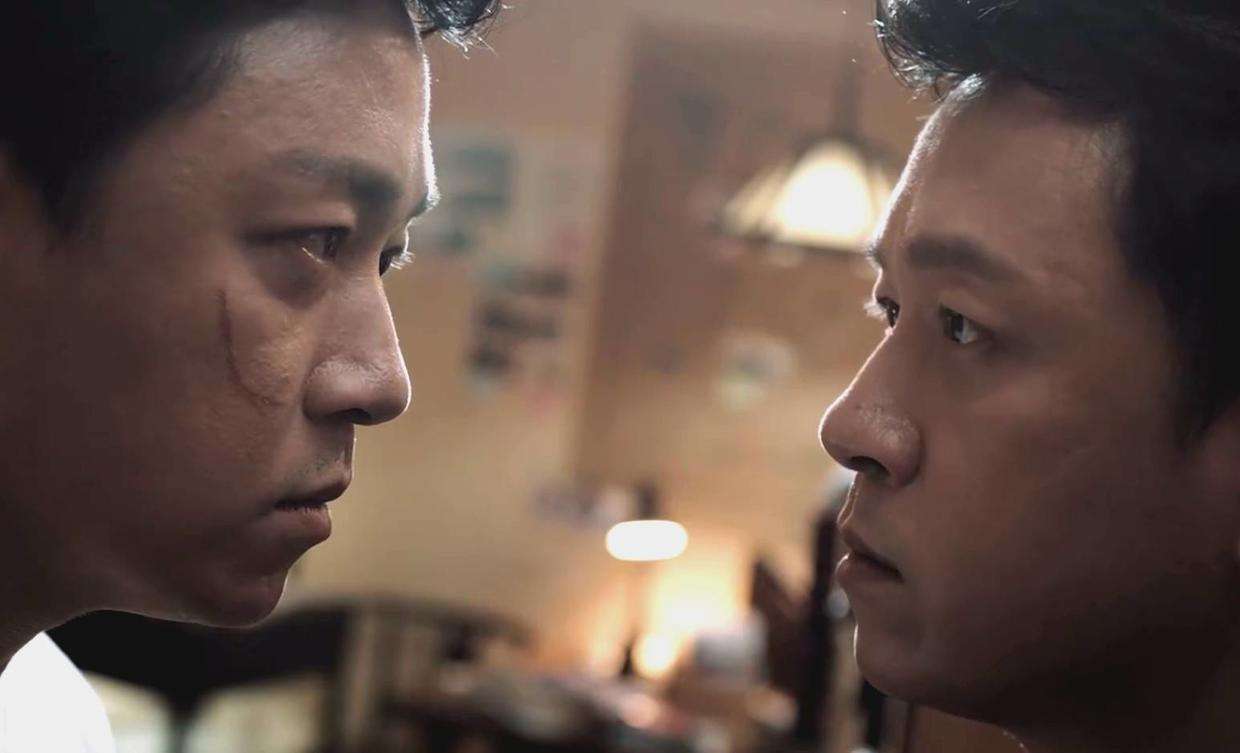 潘粤明发文父亲散步被车撞，十年绿叶衬红花，