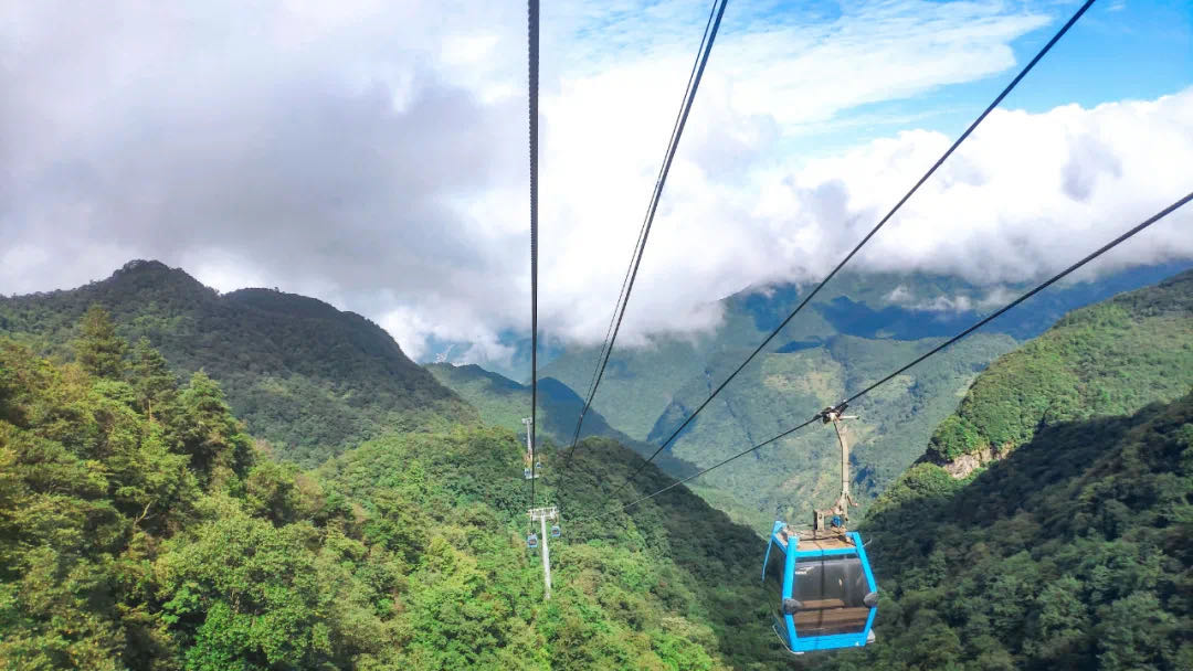 重庆9大5A景区，主城区里一个也没有，必须到区县里看看