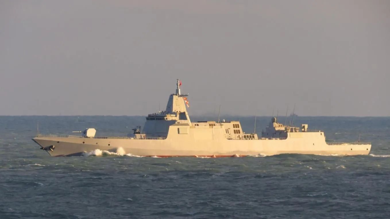 伯克3还在计划当中，就已经落后我国大量建造的055，三十年河东