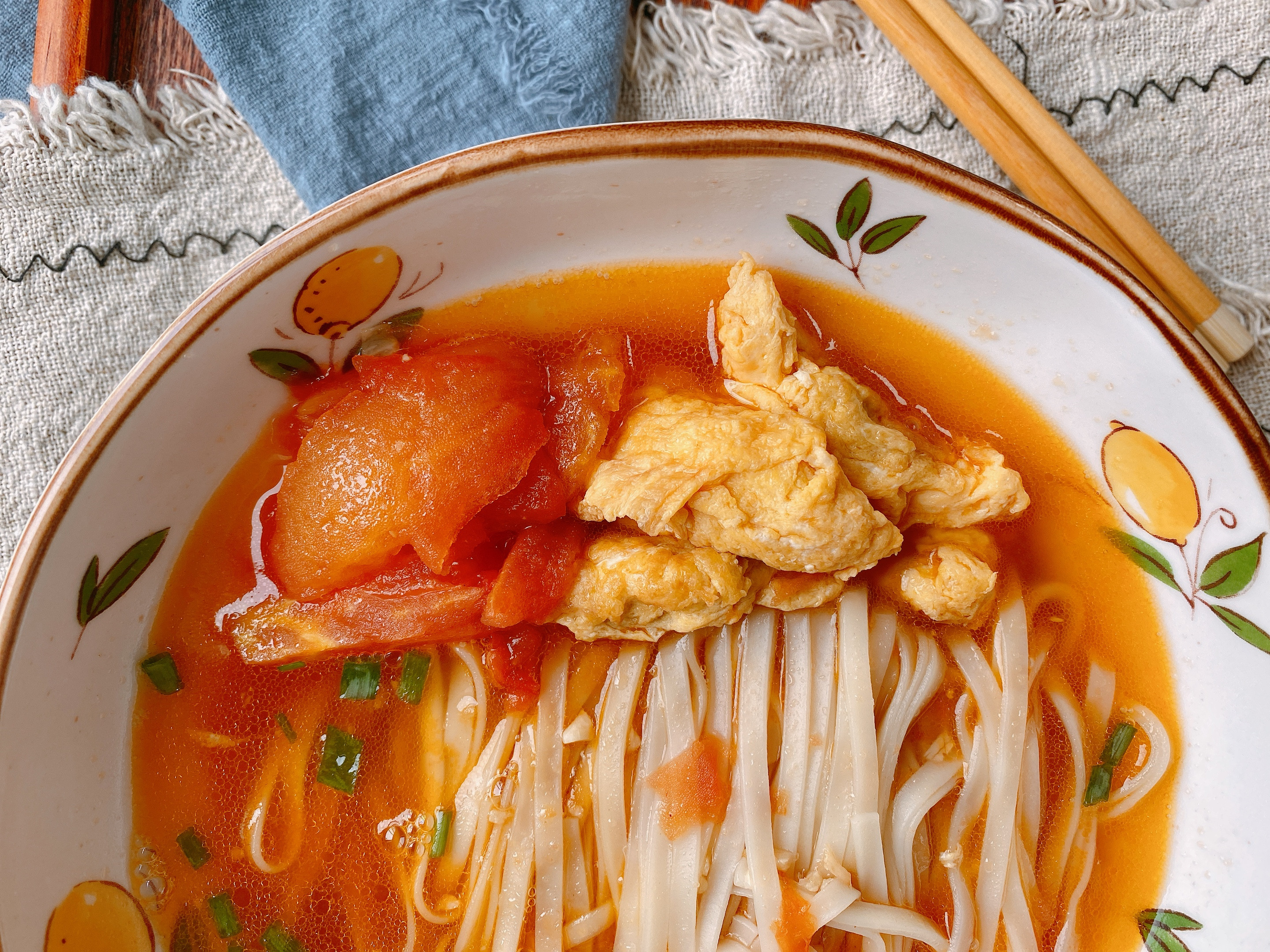 下雪天來一碗熱騰騰的湯麵，5種做法，10分鐘搞定，簡單有營養