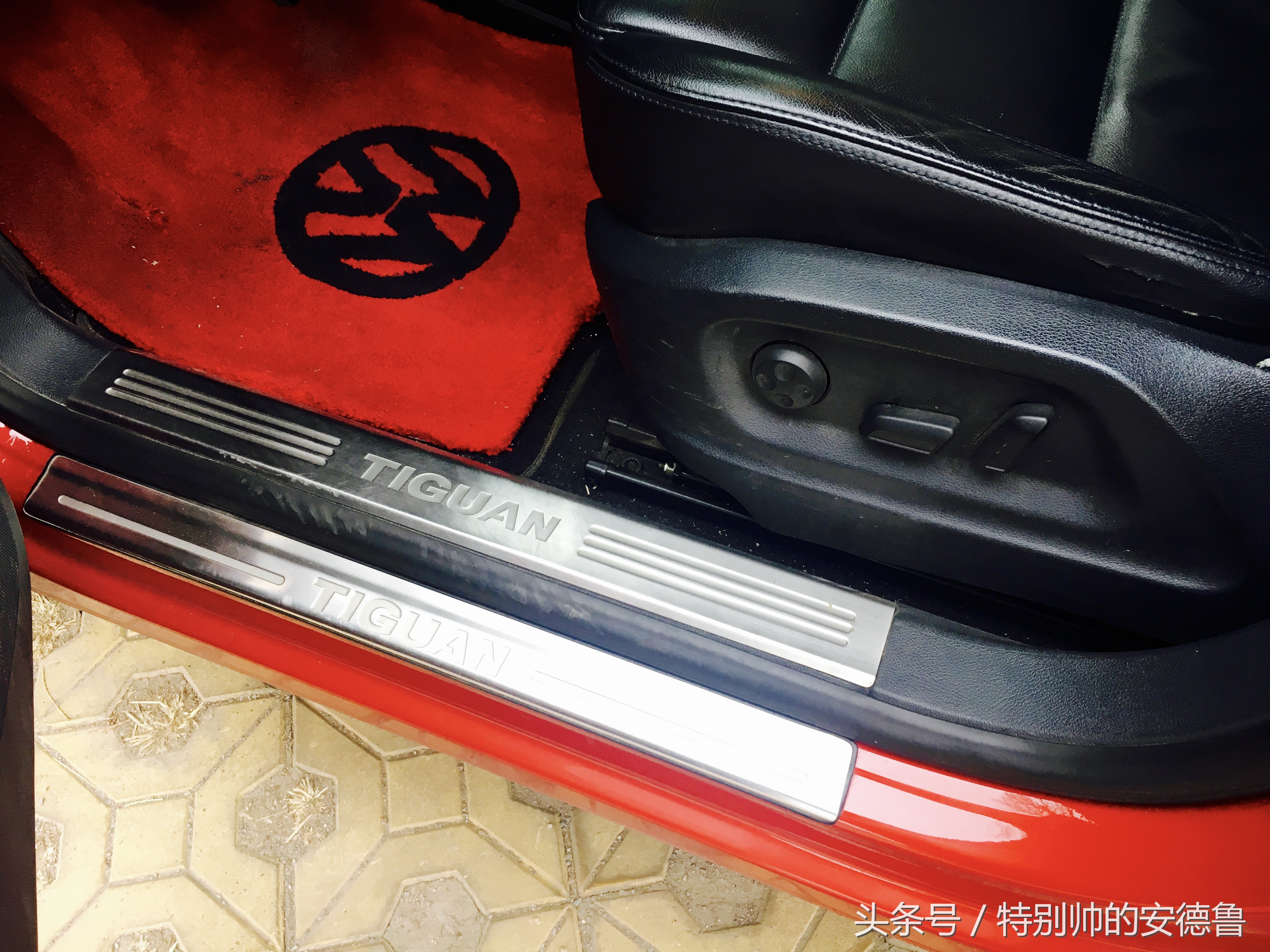 2012的红色“神车”大众途观，底盘太低流过“血”